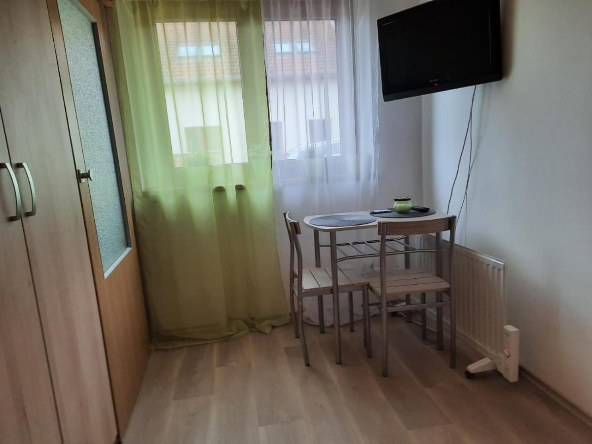 Utulne Studio U Marianskeho Udoli V Brne - Lisni Brno Exterior foto